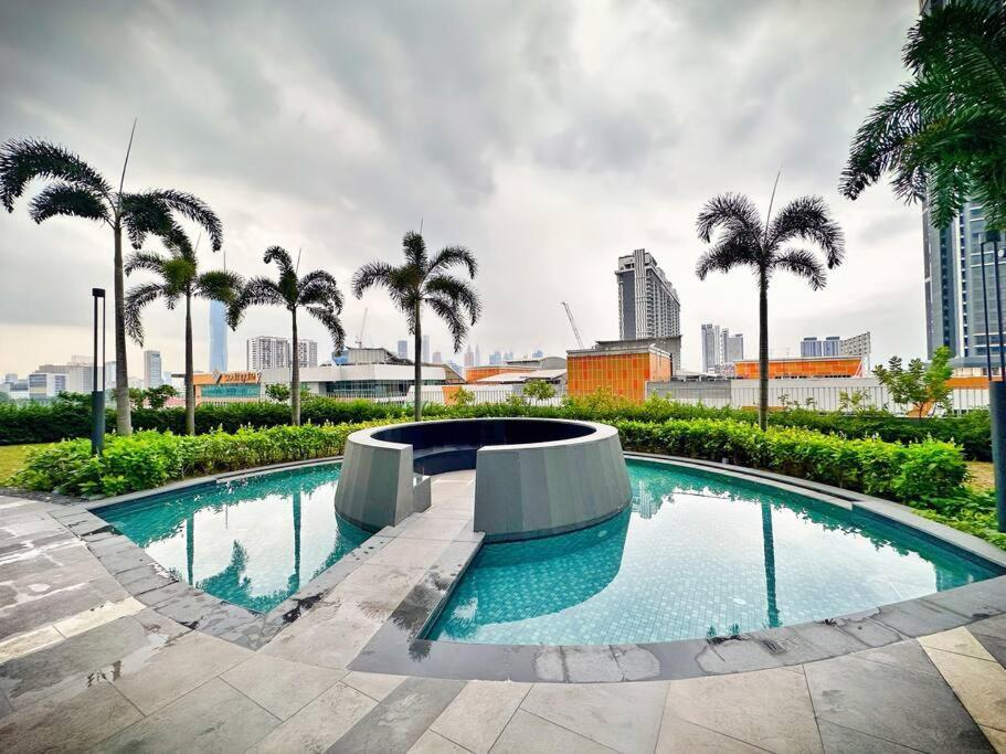 2r2b*1-6+1 Pax*kl City*10mins-klcc Apartment