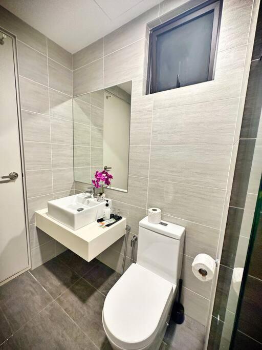 2r2b*1-6+1 Pax*kl City*10mins-klcc Apartment Kuala Lumpur