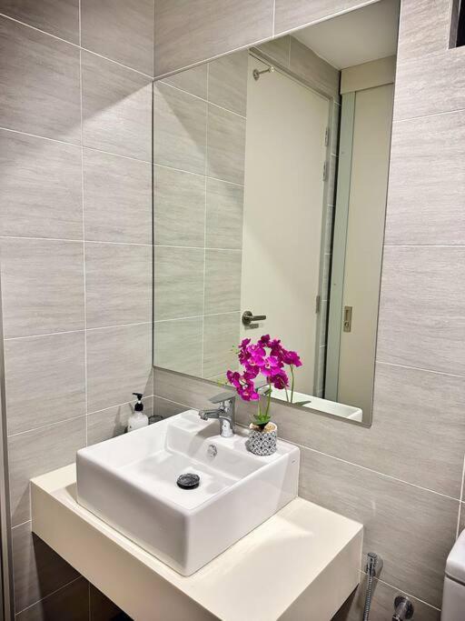 2r2b*1-6+1 Pax*kl City*10mins-klcc Apartment Kuala Lumpur