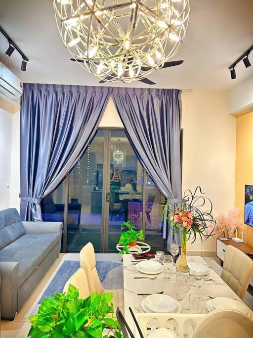 2r2b*1-6+1 Pax*kl City*10mins-klcc Apartment